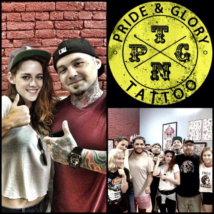 Кристен Стюарт похвасталась новой татуировкой на запястье в салоне «Pride and Glory Parlor»