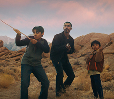  Риз Ахмед защищает сыновей в первом тизере фильма «Схватка»